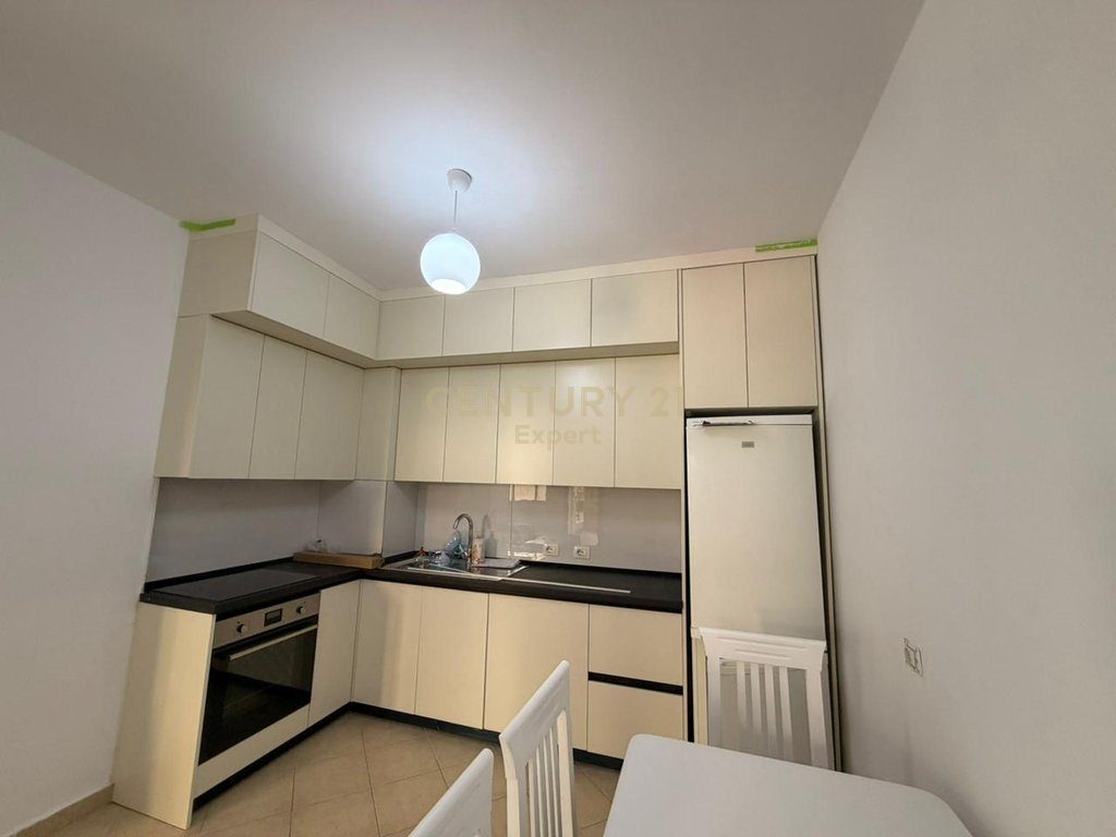 Japim me qira apartament 1+1 ne Astir!