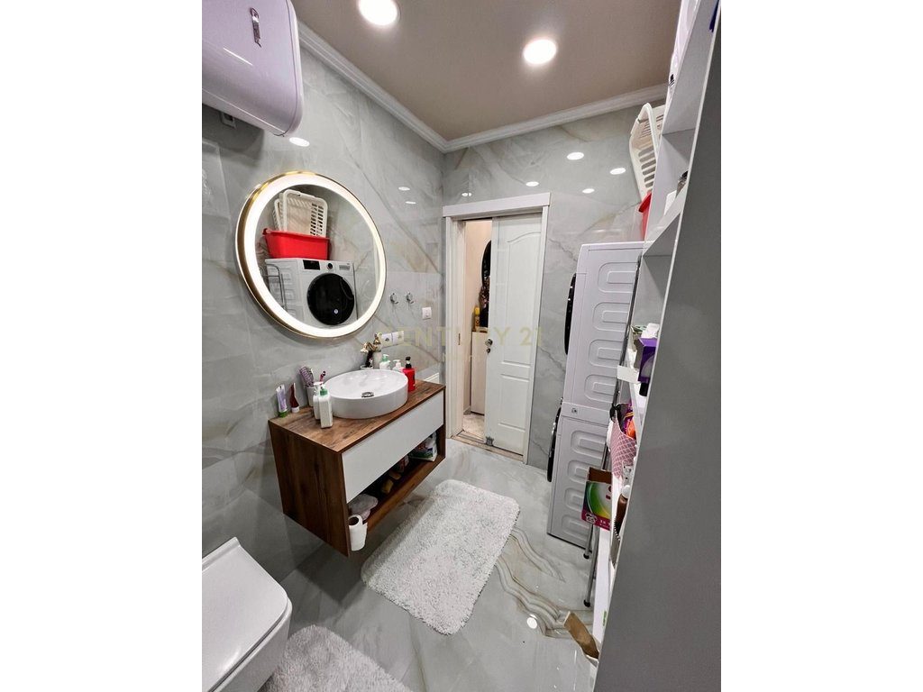 JEPET ME QIRA APARTAMENT 2+1+PARKIM TE KODRA E DIELLIT!