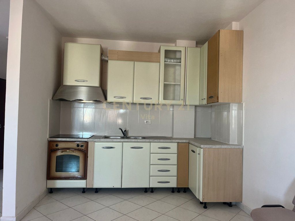 JEPET APARTAMENT 1+1 ME QERA NE ISH KENETE , DURRES !!!