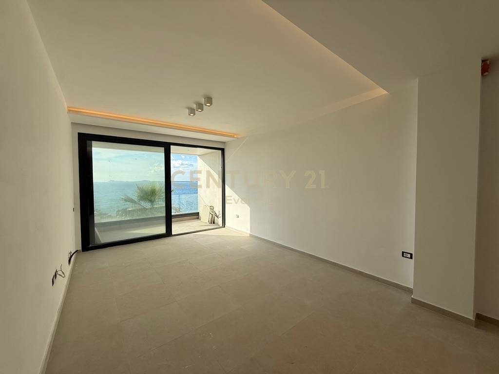 UJI I FTOHTE, SHESIM APARTAMENT 2+1+2 GATI PER BANIM