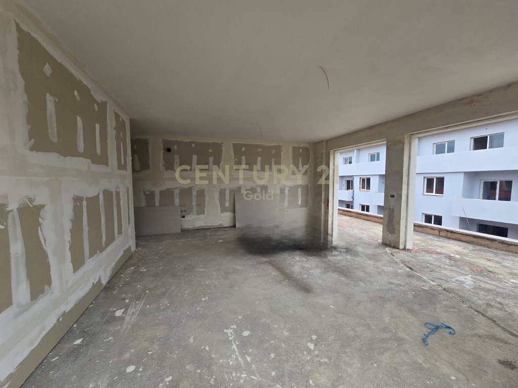 PENTHOUSE PER SHITJE NE REZIDENCEN SUN SEA GOLEM!