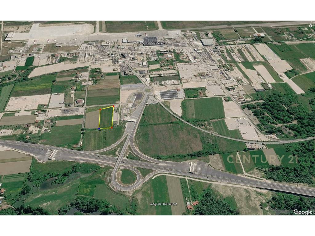 Shesim Toke tek Tirana International Airport