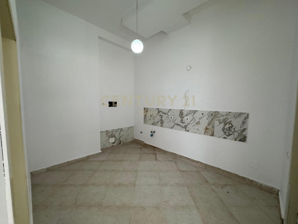 💼 Mundësi Investimi – Ambient Komercial në Shitje 📍 Vila L, Astir