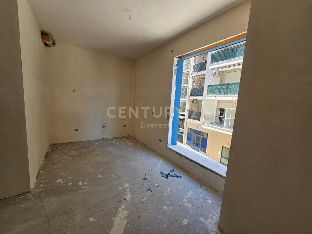 GOLEM-SHESIM APARTAMENT 1+1 NE NDERTIM TE RI