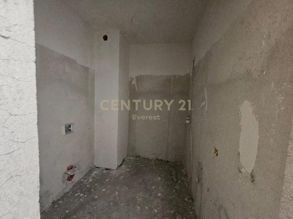 GOLEM-SHESIM APARTAMENT 1+1 NE NDERTIM TE RI
