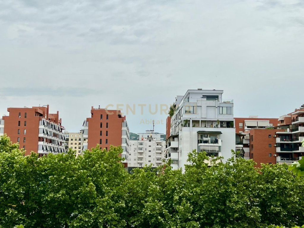 QIRA, APARTAMENT MODERN 2+1+2 me POST PARKIMI, GLOBE / RRUGA KAVAJËS‼️