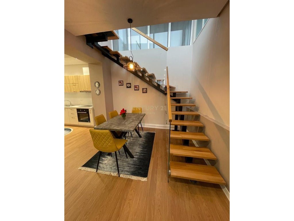 🏢 SHESIM APARTAMENT 2+1 + POST PARKIMI TEK GOLDEN PARK, RRUGA E KAVAJËS, TIRANË.
BLERJE ME KREDI!