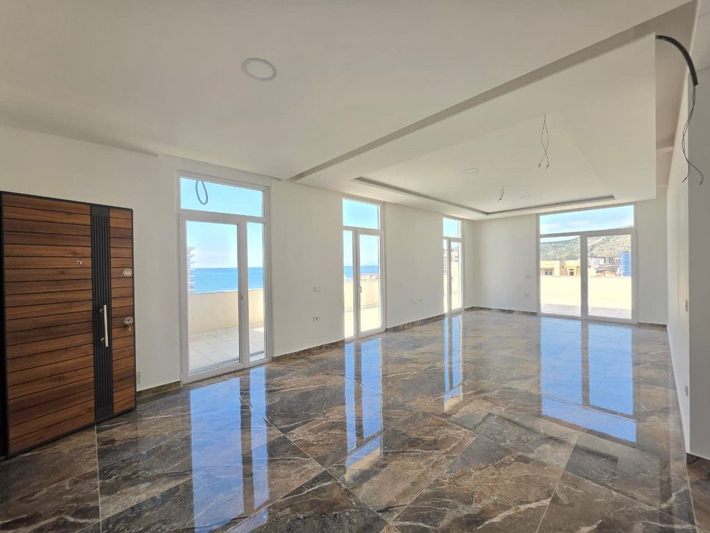 SHITET APARTAMENT PENTHOUSE 3+1 SHENGJIN