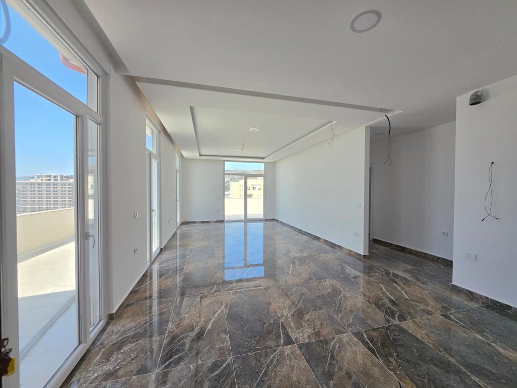 SHITET APARTAMENT PENTHOUSE 3+1 SHENGJIN