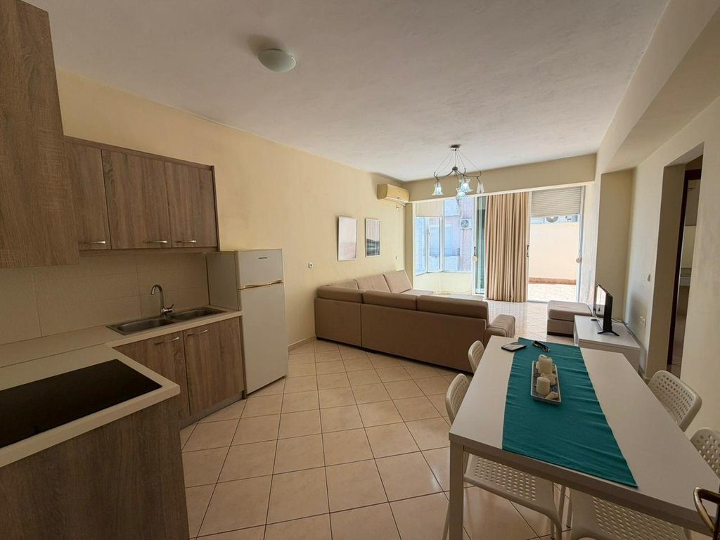 SARANDE, SHESIM APARTAMENT 2+1 ME PAMJE NGA DETI