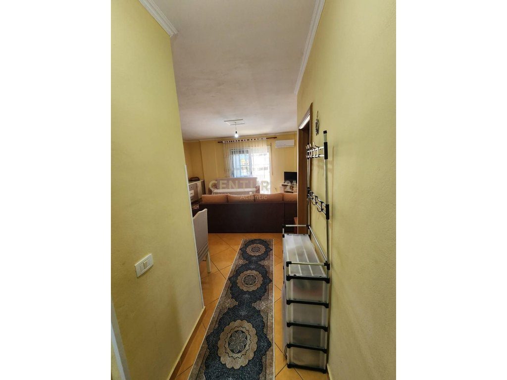 Apartament 1+1 për qira në zonën e Plazhit / Iliria , Durrës
