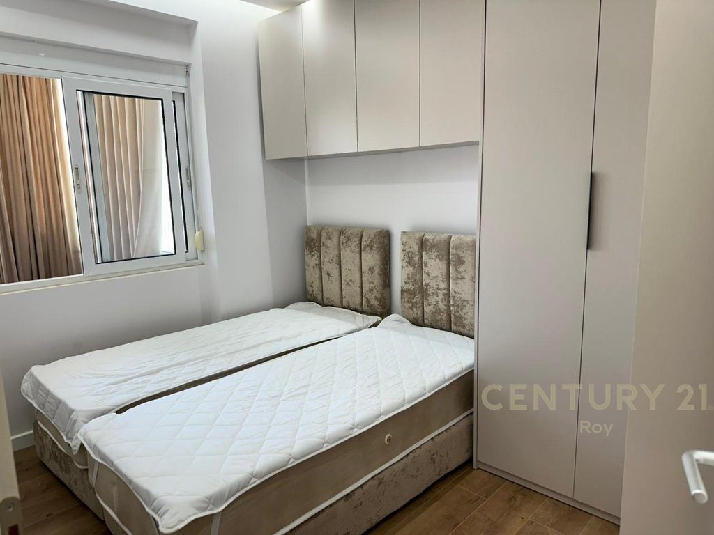 SHITET APARTAMENT 1+1 NE NJE KOMPLEKS REZIDENCIAL QERRET 50M NGA DETI!!!