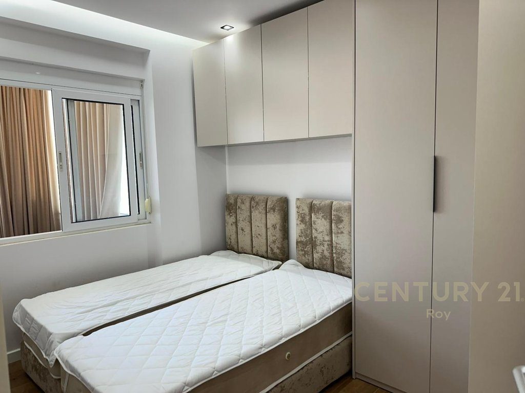 SHITET APARTAMENT 1+1 NE NJE KOMPLEKS REZIDENCIAL QERRET 50M NGA DETI!!!
