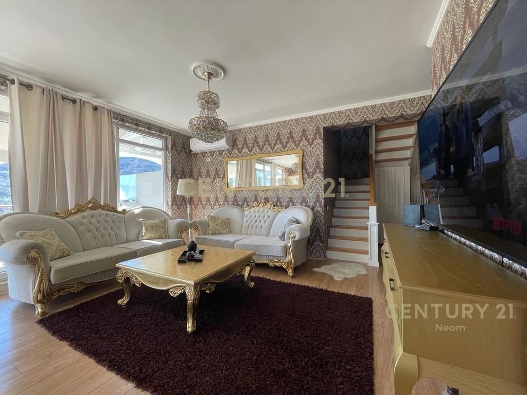 Duplex per qera te Liqeni i Thate.