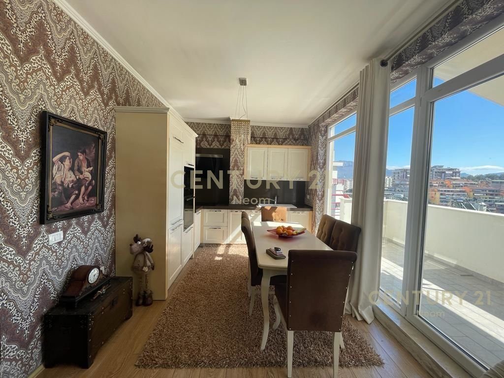 Duplex per qera te Liqeni i Thate.