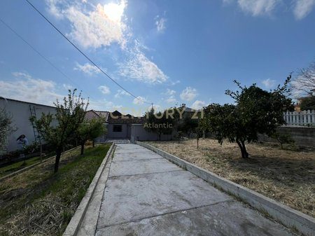 🏡 Shitet vile bashke me 2,000m2 toke ne periferi te Shijakut