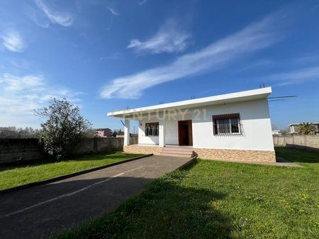🏡 Shitet vile bashke me 2,000m2 toke ne periferi te Shijakut