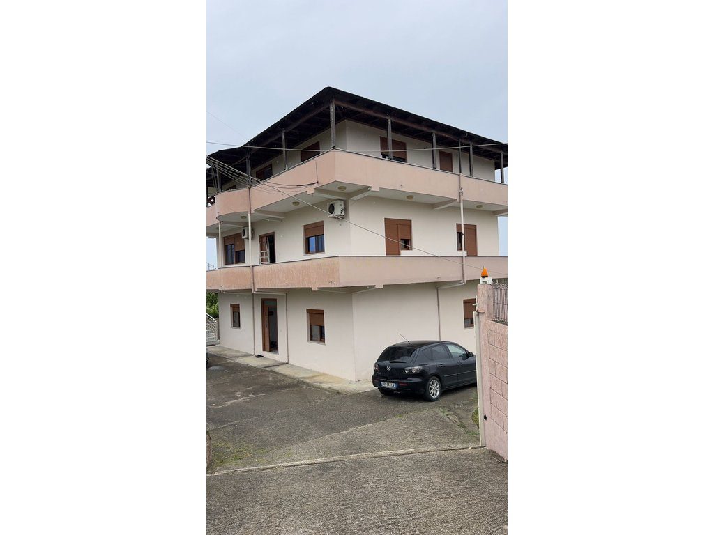 Shtëpi private për Shitje në Arapaj, Durrës.