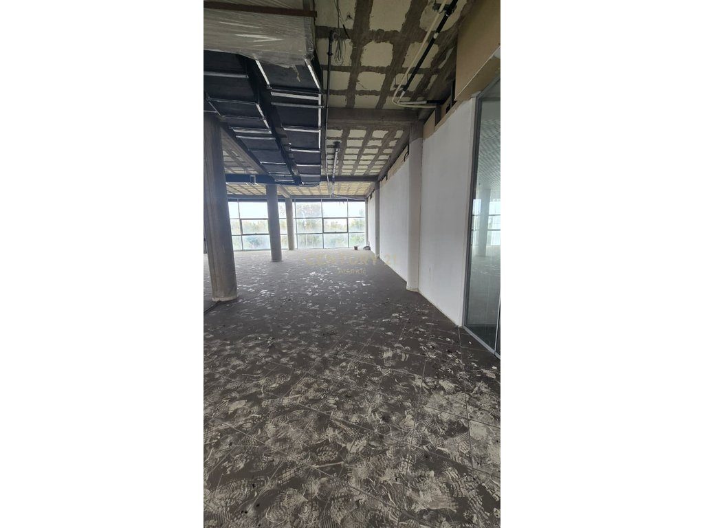 Shitet ambient biznesi në Kompleksin Rotondo, Plepa, Durrës.