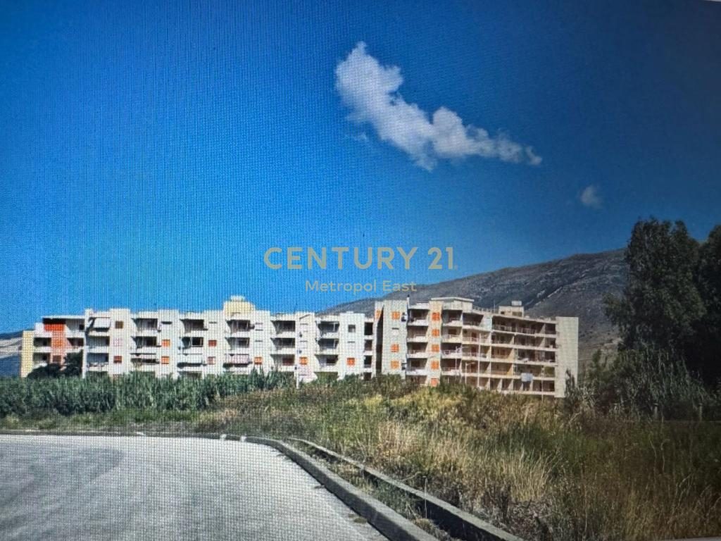 SHITET APARTAMENT 3+1+2 ME PAMJE NGA DETI NË ORIKUM, VLORË