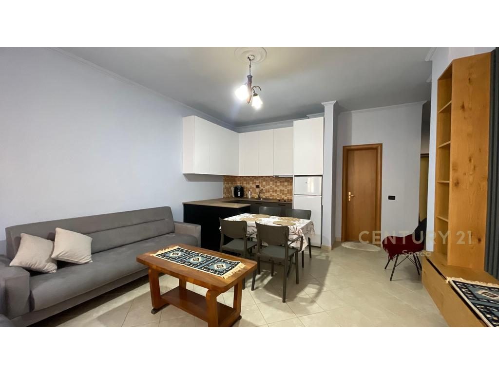 Shesim Apartament 1+1 i mobiluar ne Golem prane detit