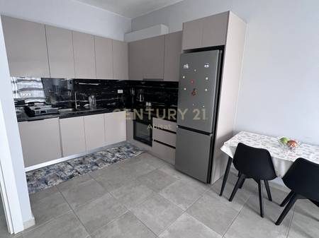 Apartament 2+1 Me Qira Ne Xhamllik