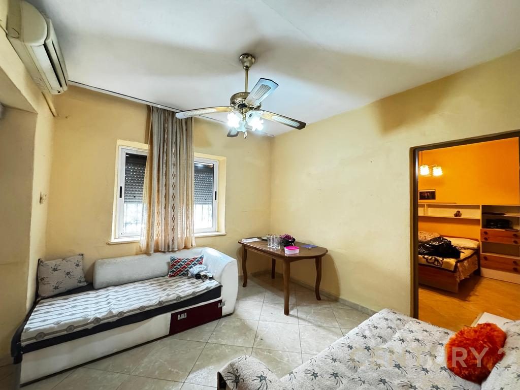 SHITET APARTAMENT 3+1 TEK MOZAIKU I TIRANE