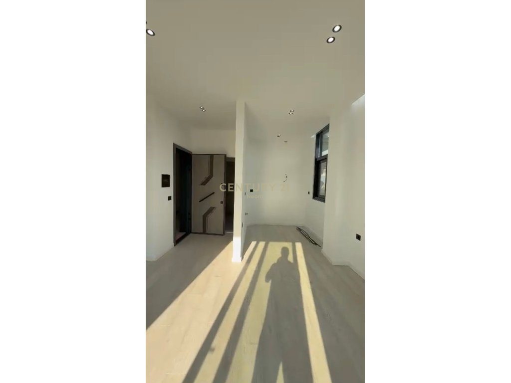 Shitet apartament 1+1 në Lungomare, Vlorë – një mundësi perfekte për banim ose investim!