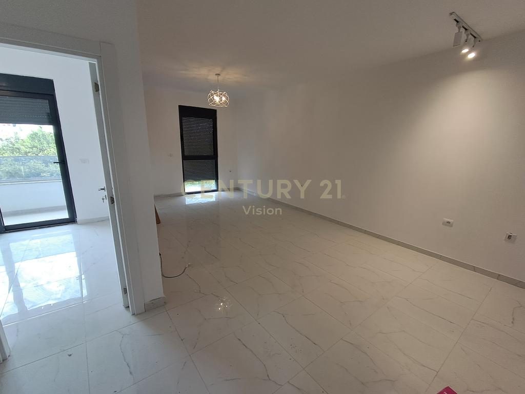 Apartamente 1+1 dhe garsoniere Për Shitje në qender Ulqin