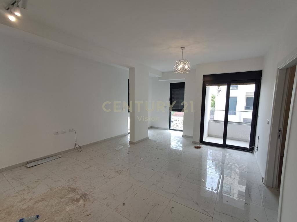 Apartamente 1+1 dhe garsoniere Për Shitje në qender Ulqin