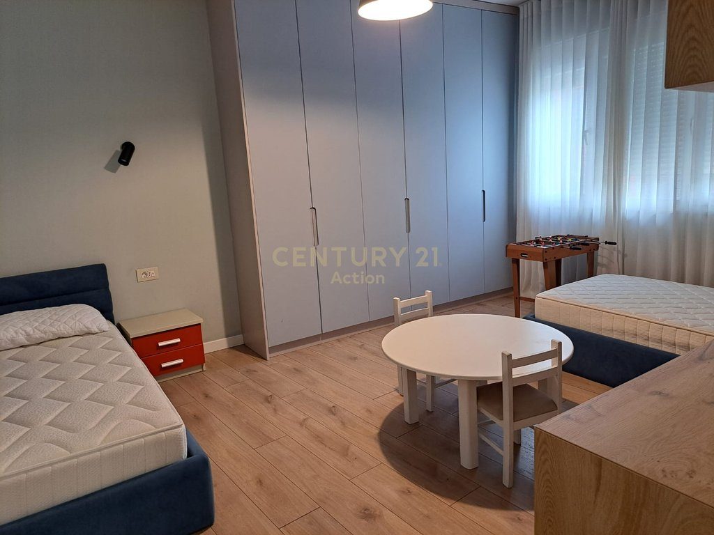 🏡 Jepet me qira apartament 2+1 prane Dispancerise,Bulevardi i Ri