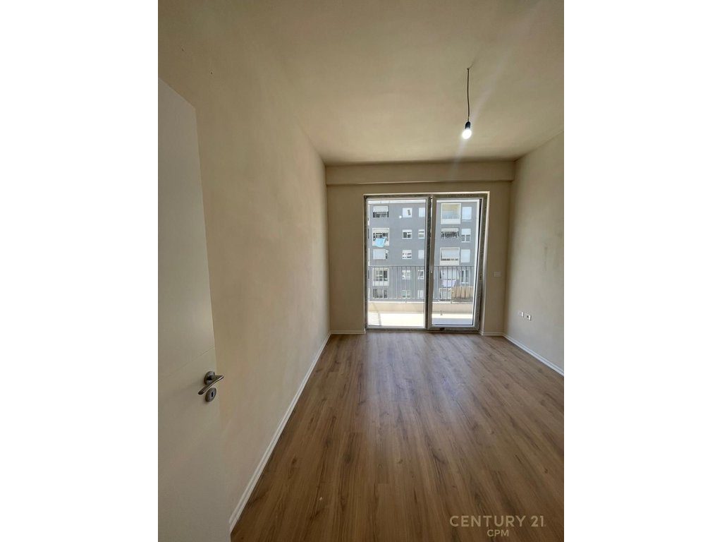 SHITET APARTAMENT 3+1+2 TEK KOMUNA E PARISIT, BEGA07
