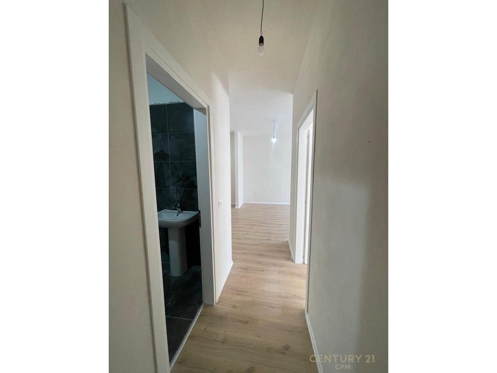 SHITET APARTAMENT 3+1+2 TEK KOMUNA E PARISIT, BEGA07
