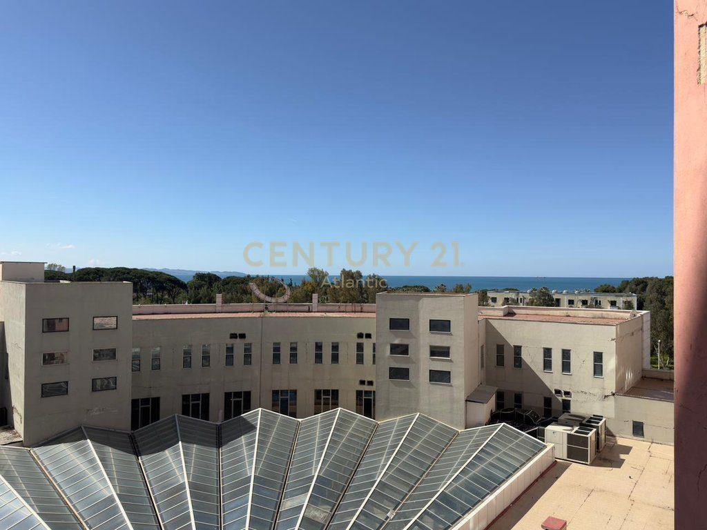 Apartament 1+1 me Pamje nga Deti në Kompleksin Rotondo, Durrës