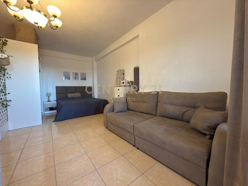 Apartament 1+1 me Pamje nga Deti në Kompleksin Rotondo, Durrës