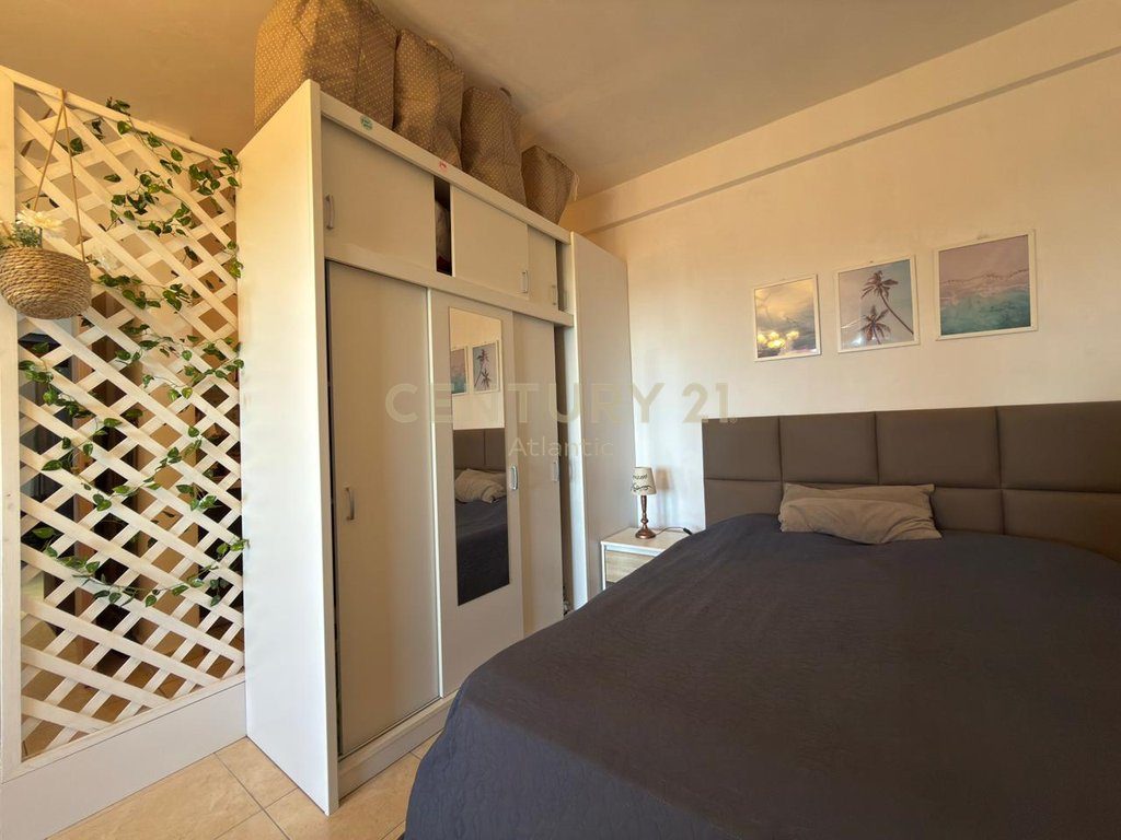 Apartament 1+1 me Pamje nga Deti në Kompleksin Rotondo, Durrës