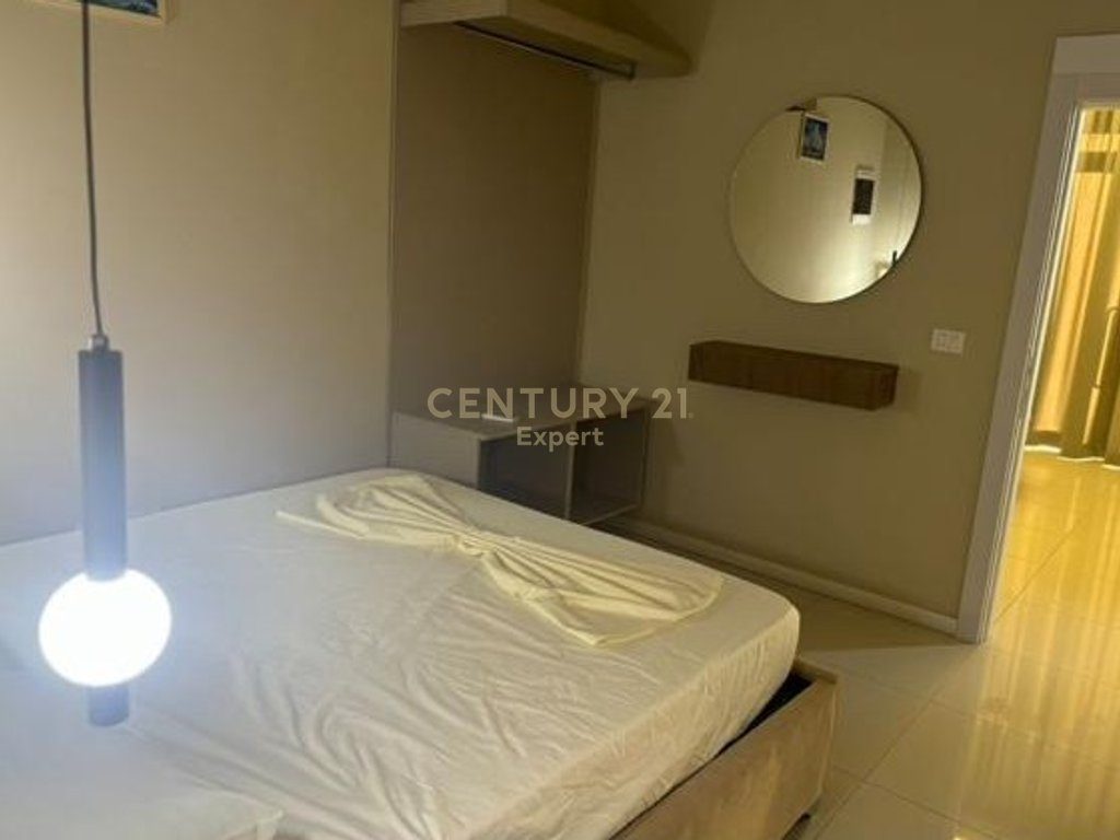 Shitet apartament (garsoniere) në katin 0, në zonën Ujë i Ftohtë, Vlorë.