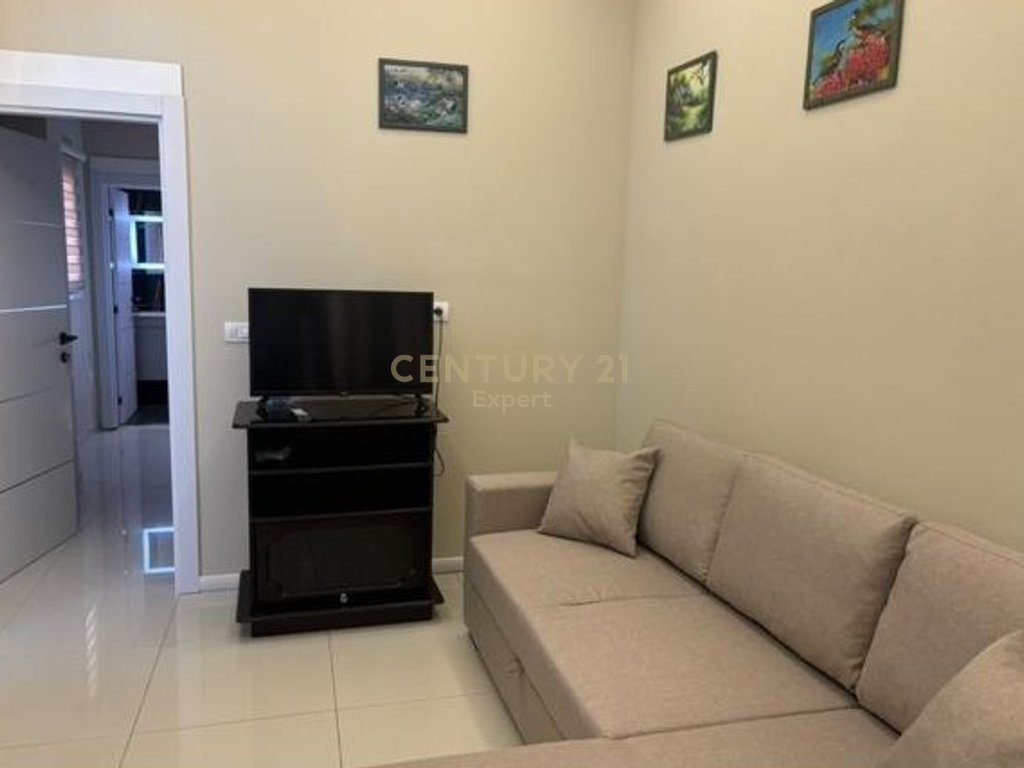 Shitet apartament (garsoniere) në katin 0, në zonën Ujë i Ftohtë, Vlorë.