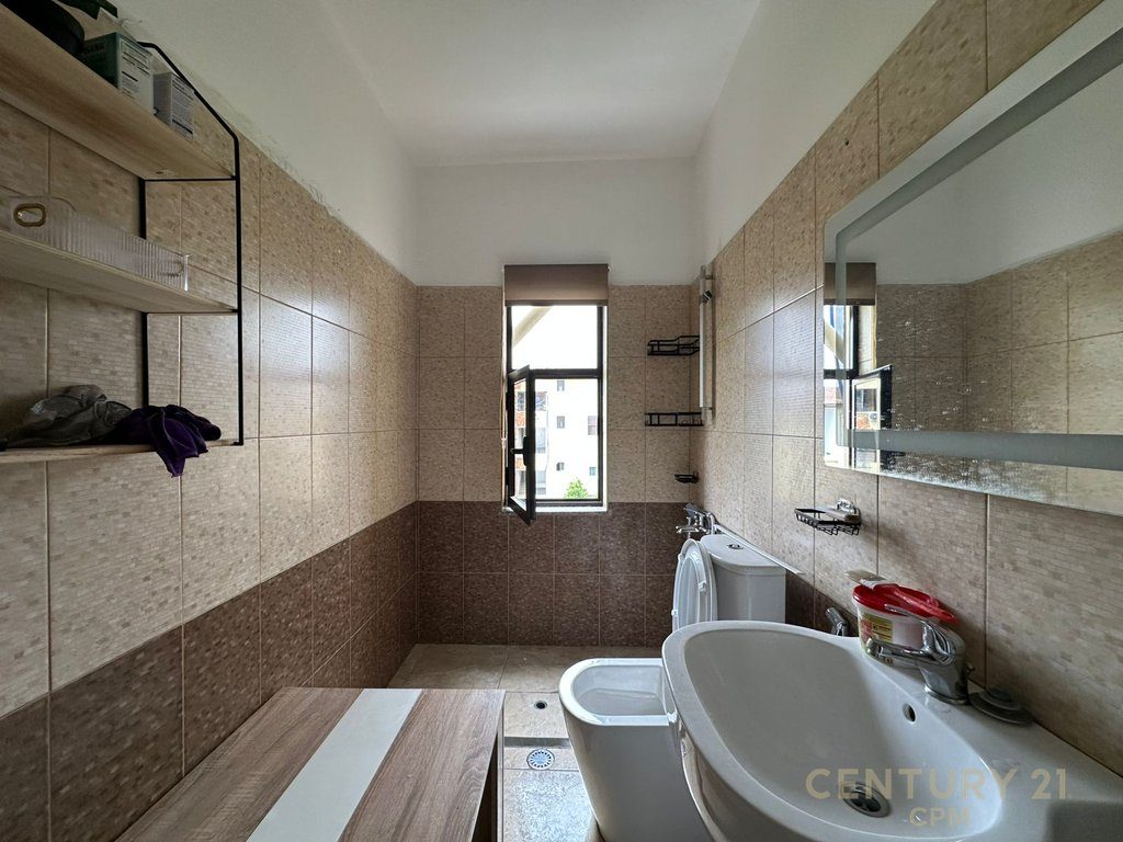 Apartament 1+1 Per Qira Tek Myslym Shyri!
