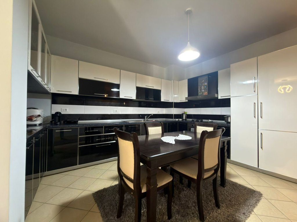 Astir, shesim apartament 2+1 !