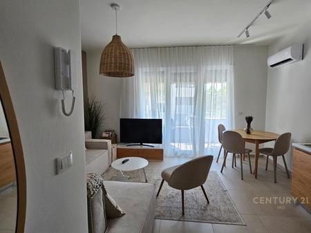 Shitet Penthouse Ekskluzive në Porto Lalëz !