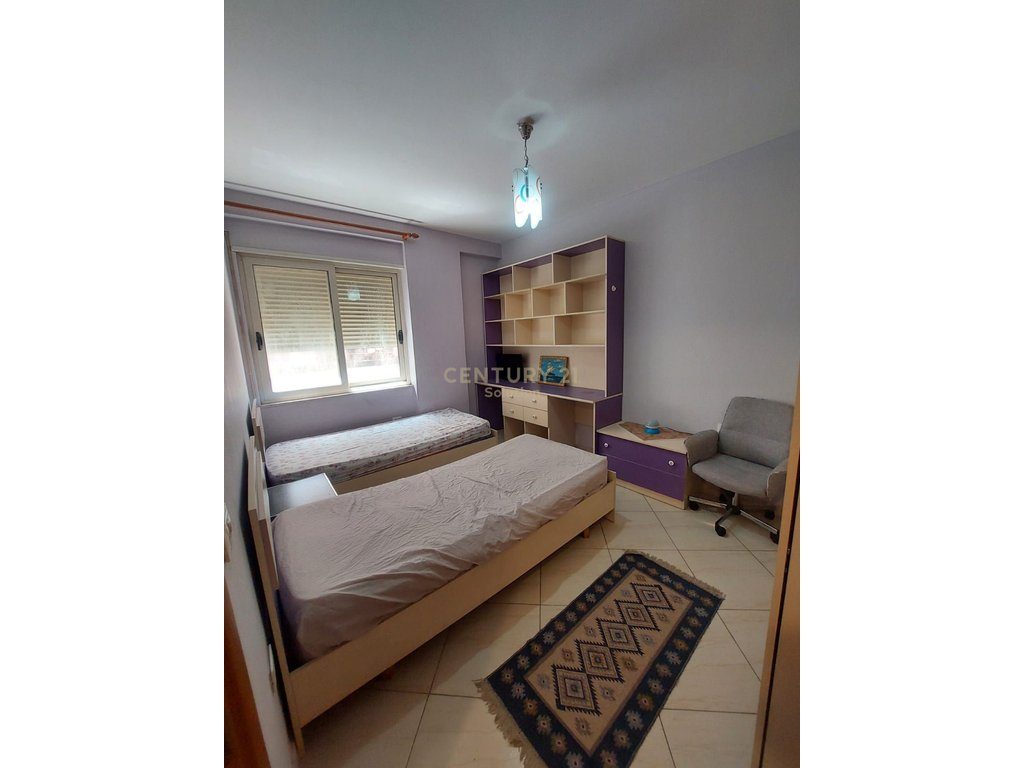 APARTAMENT 2+1+2 PER QIRA NE ASTIR!