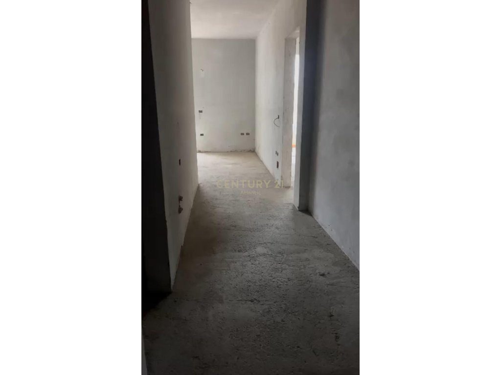 Apartament 1+1 në shitje në zonën Plazh Iliria, Durrës.