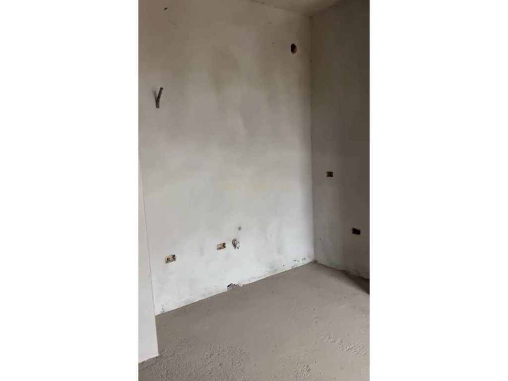 Apartament 1+1 në shitje në zonën Plazh Iliria, Durrës.