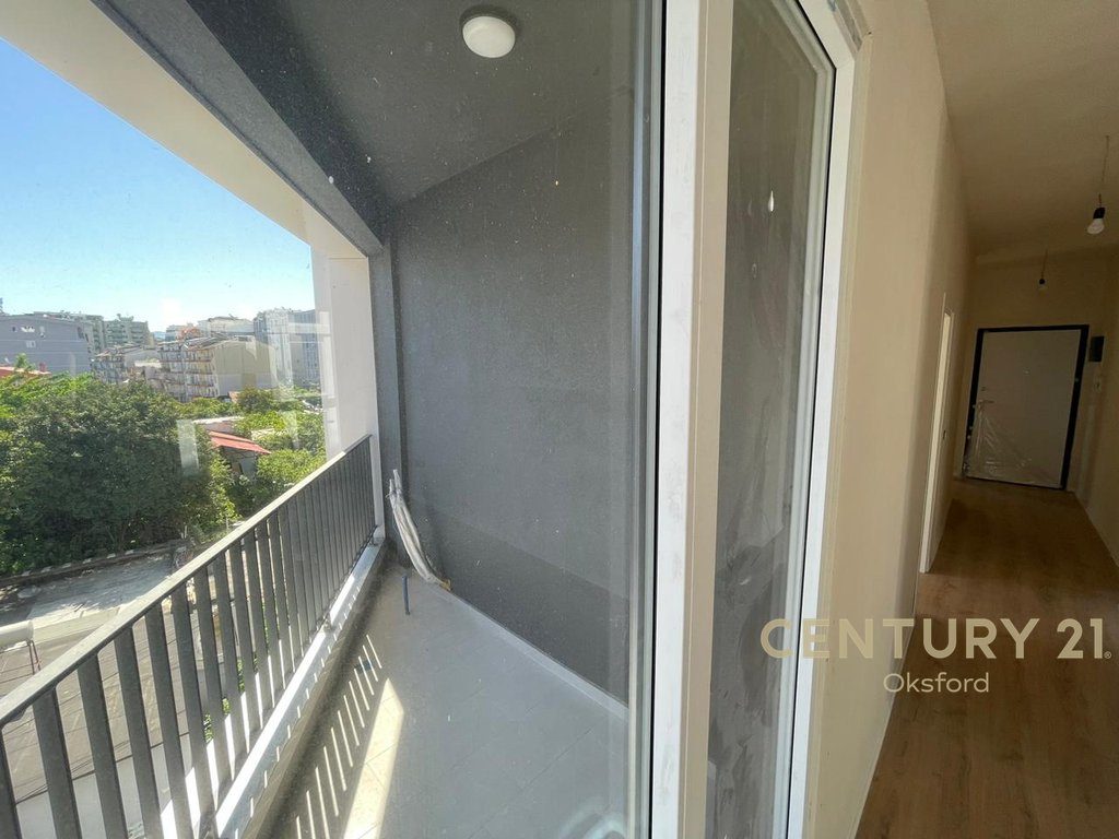 SHITET APARTAMENT 3+1+2 TEK KOMUNA E PARISIT