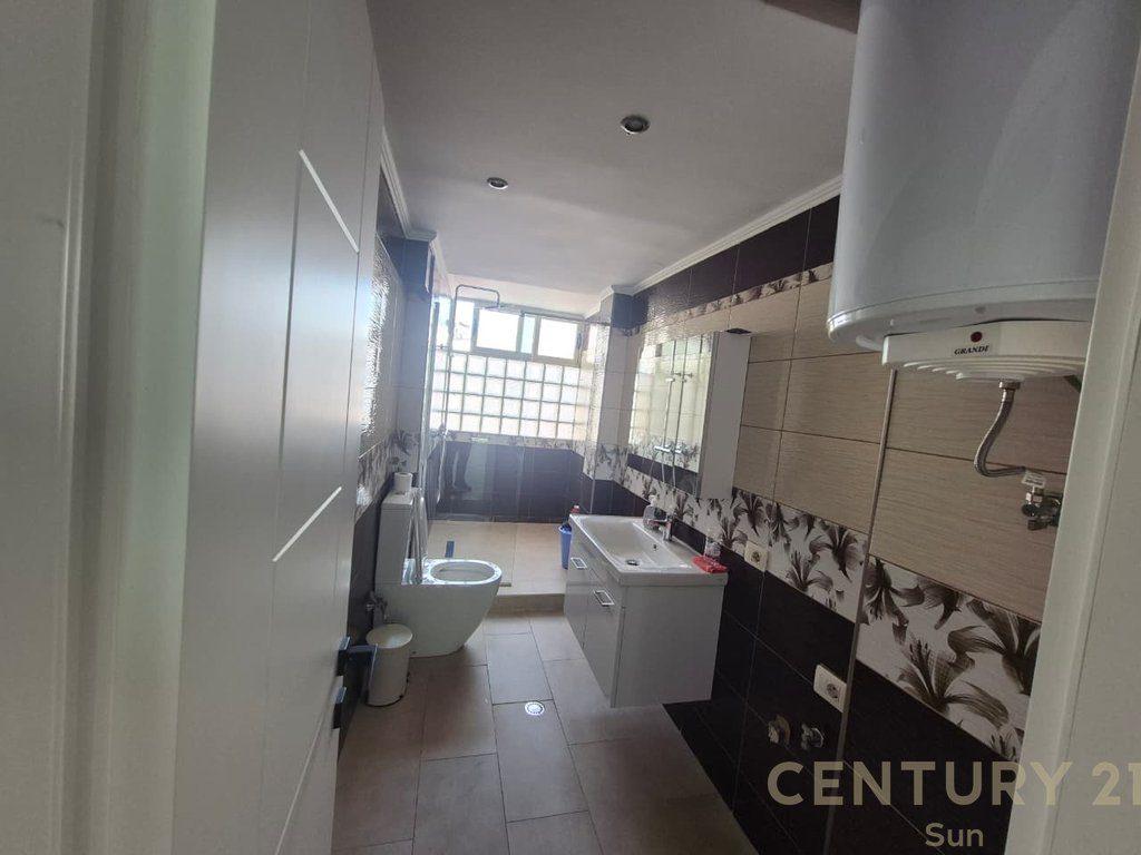 Jepet ambient zyre me qira – 85 m² | Zona 21 Dhjetori prane Garden Building!