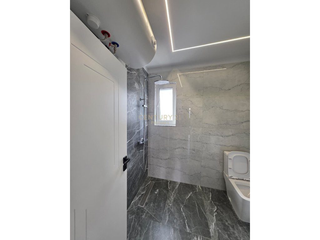 JAPIM ME QIRA APARTAMENT 2+1+ VEND PARKIMI NE SELITE