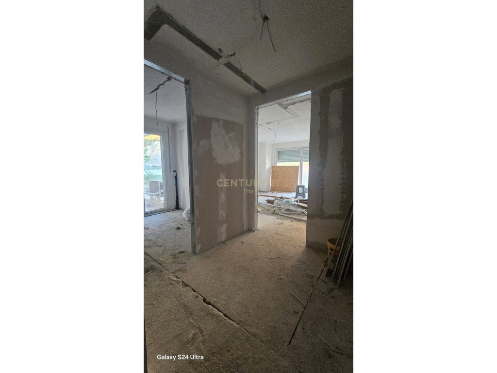 Shitet Duplex në Vijen e Parë, Shkëmbi i Kavajës!!!