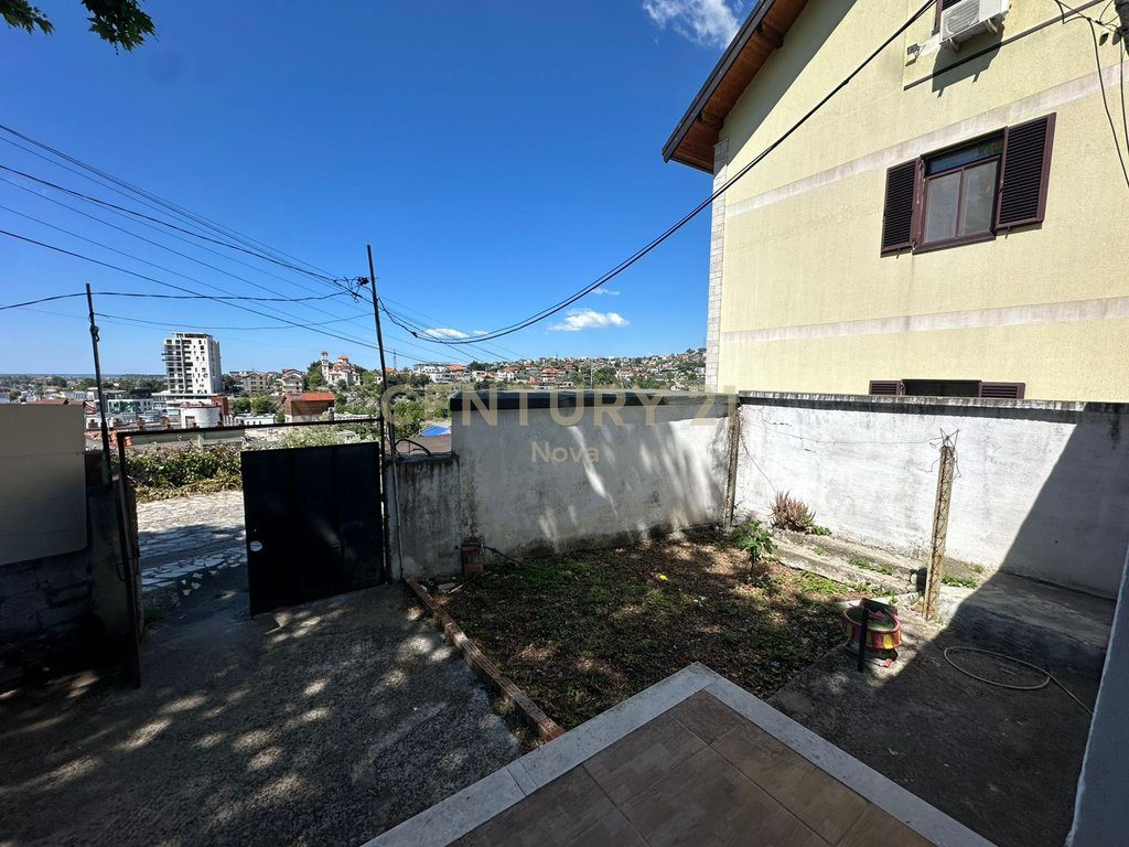 Shtëpi 1+1 Në Shitje në Periferia Lezhë, Lezhë - 100.000€ | 78.20 m²