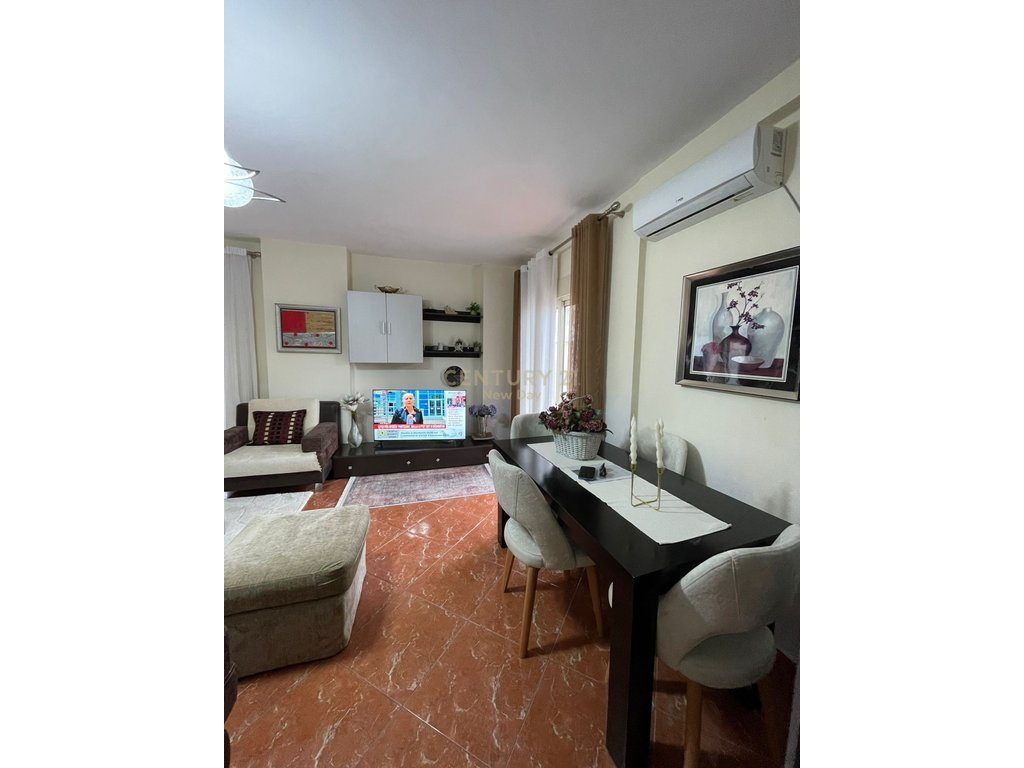 APARTAMENT ME QIRA 2+1 ME PAMJE DETI TEK VILA E ZOGUT!